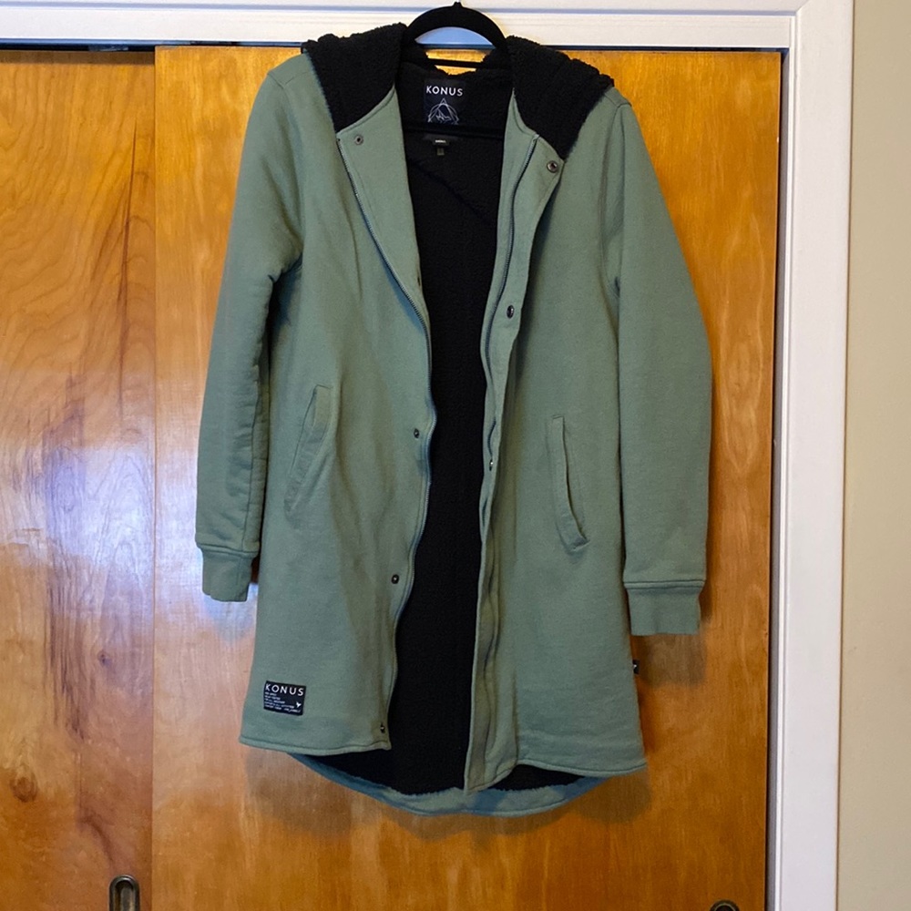 Men’s small Konus zip up long hoodie